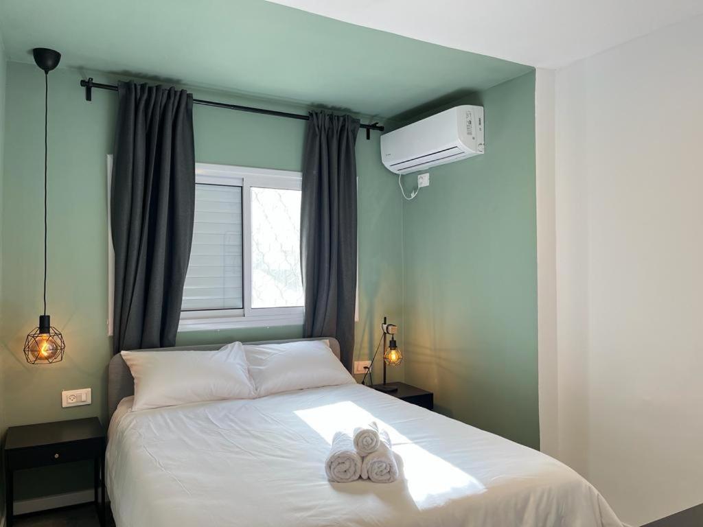 Lovely New Central Apartment Beersheba Exterior photo
